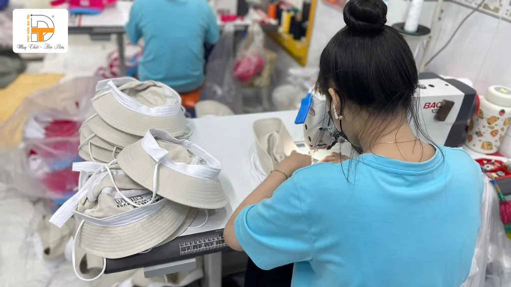 làm nón theo yêu cầu (1)